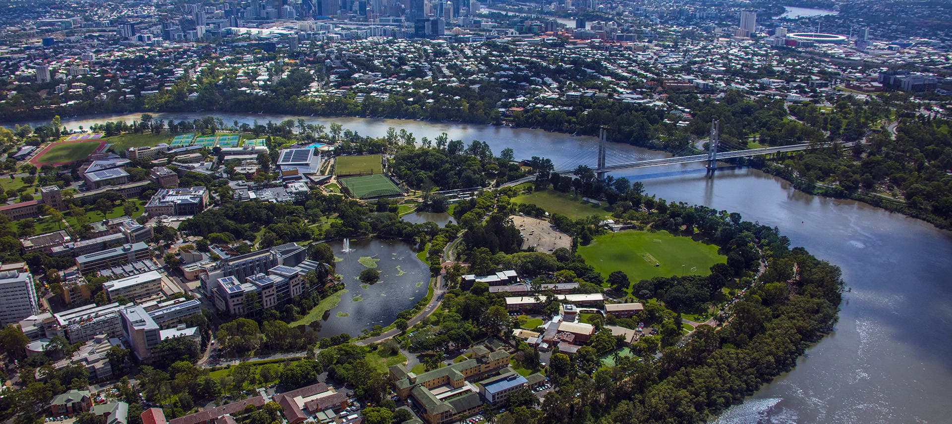 クイーンズランド大学